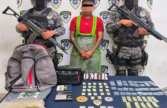 Droga y objetos incautados al detenido en el Centro de Abastos