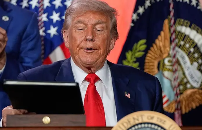 Trump sabía que aparece en archivos de Epstein