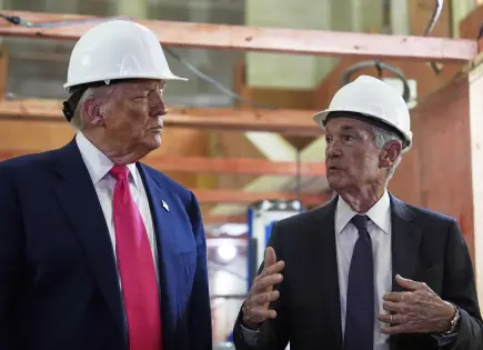 Donald Trump critica públicamente renovación millonaria de edificios