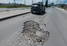 Preocupa a vecinos de Satélite estado de vialidades a días de la Fenapo Preocupa a vecinos de Satélite estado de vialidades a días de la Fenapo