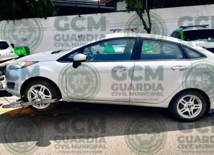 Recuperan un autómovil hurtado, en colonia Azáleas
