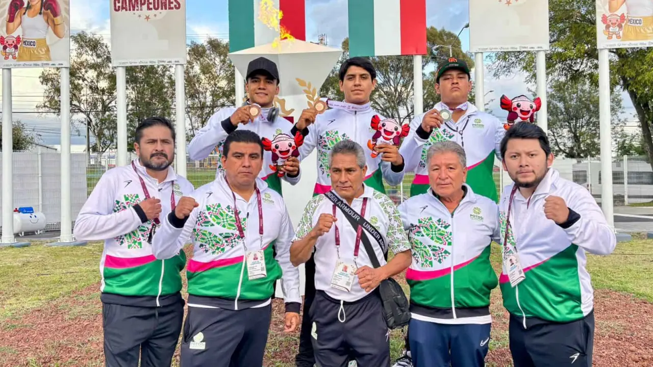 Delegación potosina de boxeo en Puebla