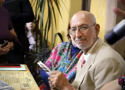 Francisco Martínez “El Zurdo” presentó su obra literaria