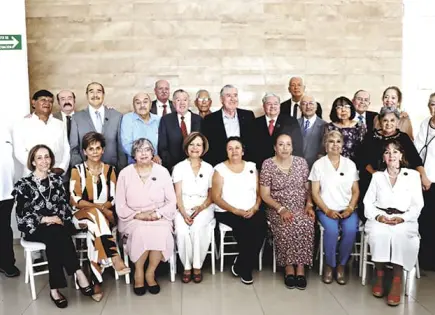 CELEBRAN 50 AÑOS DE PROFESIONISTAS