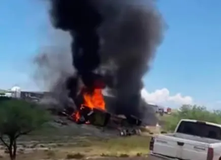 Mueren 2 traileros en aparatoso accidente