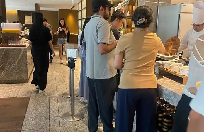 Ahora captan a Andy López Beltrán en Tokio