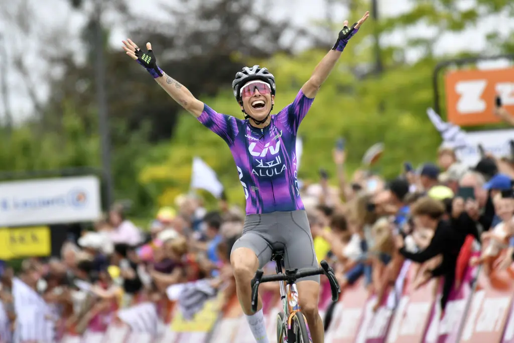 Mavi García hace historia al ganar etapa en el Tour de Francia femenino