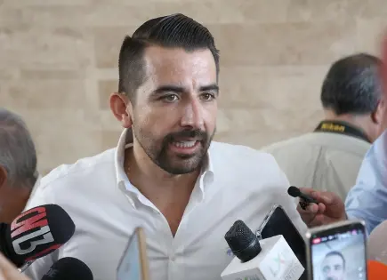 Rubén Guajardo levanta la mano por la capital, respetará decisión del PAN