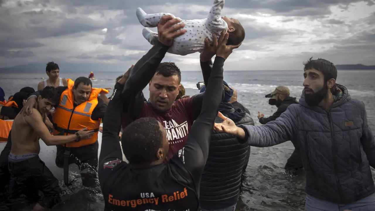 Crisis migratoria en Europa: refugiados de Lesbos enfrentan desafíos