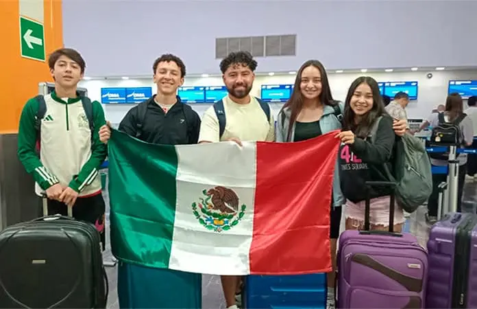 Futbolistas potosinas a campamento deportivo