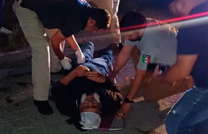 Motociclista atropella a perro, sufre lesiones