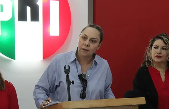 Se deslinda el tricolor de exfuncionarios
