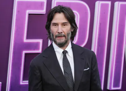 Keanu Reeves recupera relojes robados en Chile