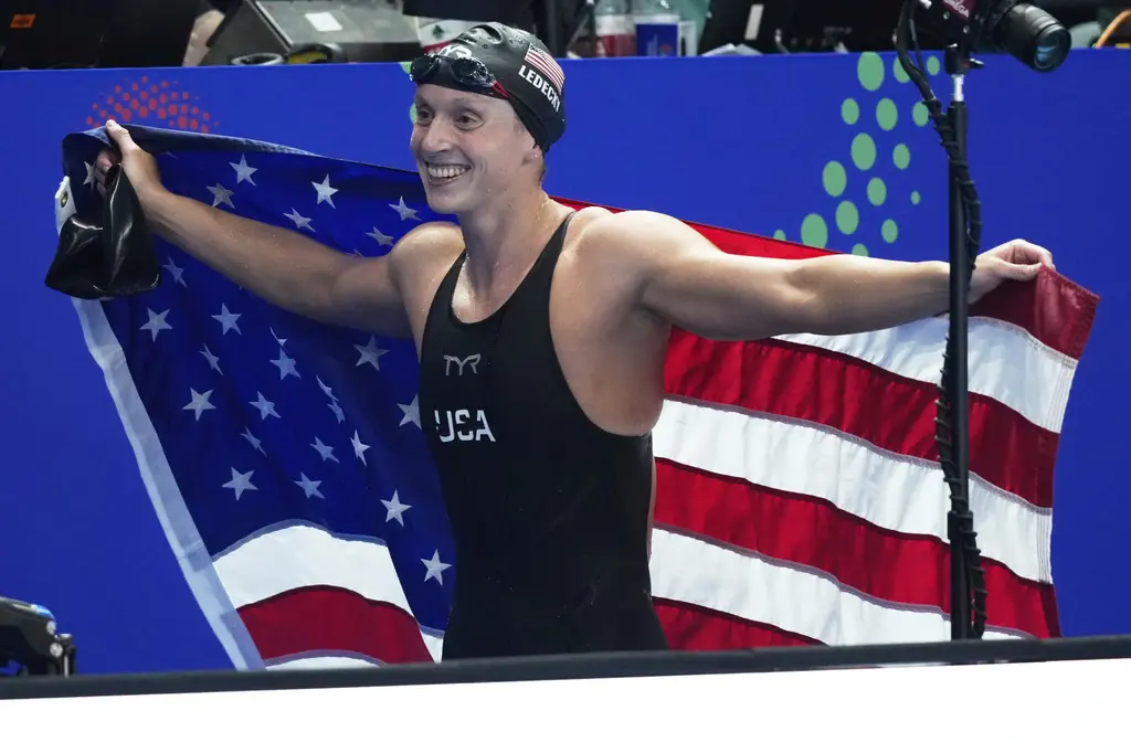 Katie Ledecky se consagra campeona mundial en los 1.500 metros estilo libre