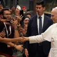 Asiste el papa a festival de influencers