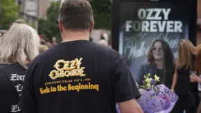 Birmingham despide a Ozzy en multitudinario cortejo fúnebre