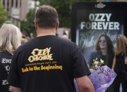 Birmingham despide a Ozzy en multitudinario cortejo fúnebre