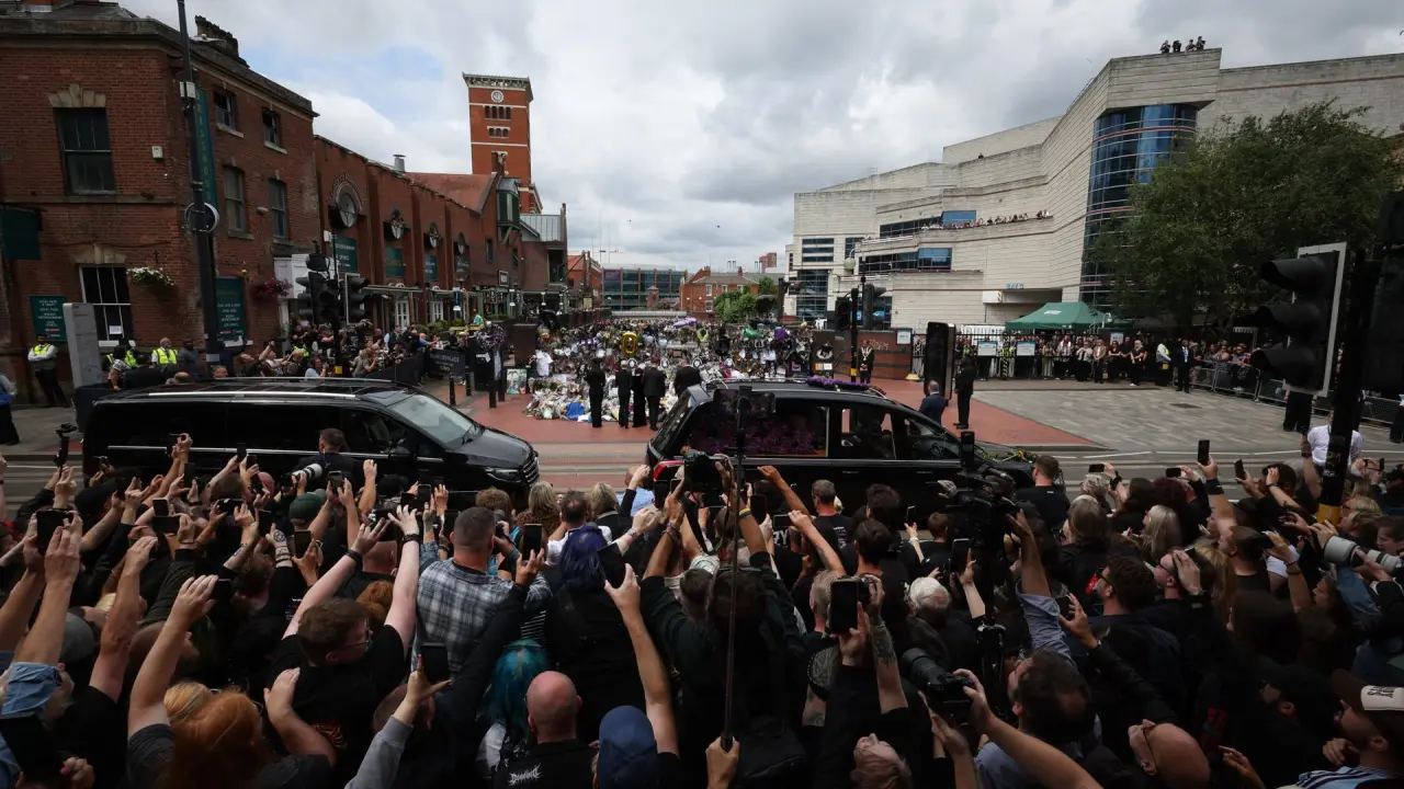 In-D: Funeral de Ozzy Osbourne, de proporciones casi Papales