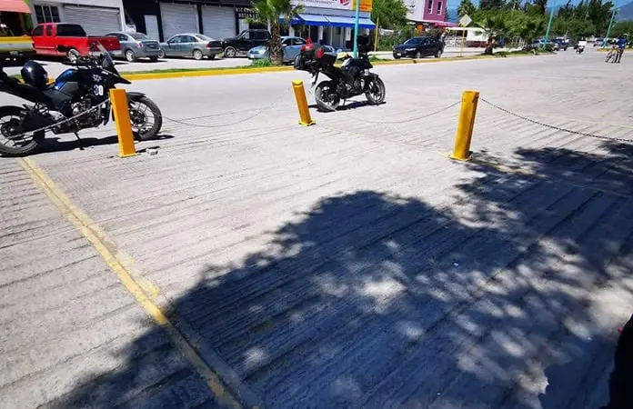 Fábrica aparta lugar como estacionamiento