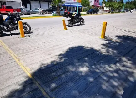 Fábrica aparta lugar como estacionamiento