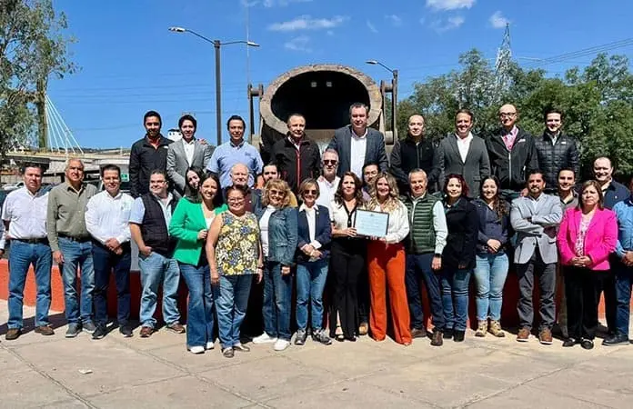 Le hacen un reconocimiento post-mortem a J. Payán L.