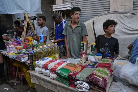 Pandillas y comerciantes acaparan ayuda en Gaza