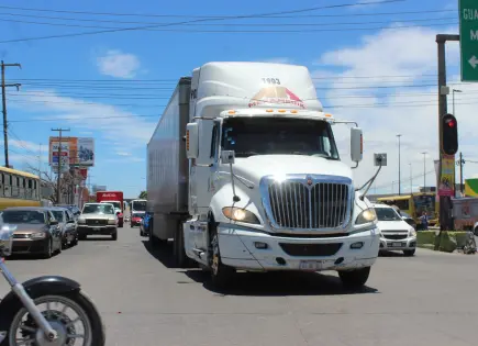 Llama Policía Vial de Soledad revisar condiciones de unidades pesadas