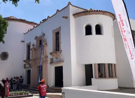 Avanza restauración de antigua casona de Carranza