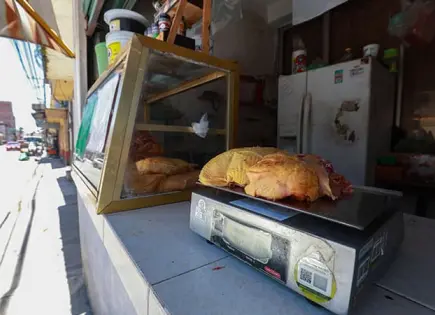 Criminales controlan el precio del pollo