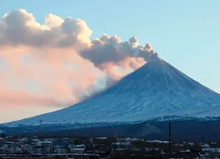 Entra en erupción volcán Kliuchevskói
