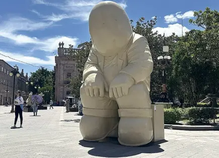 Mafalda y Timoteo llegan a SLP en un conjunto escultórico