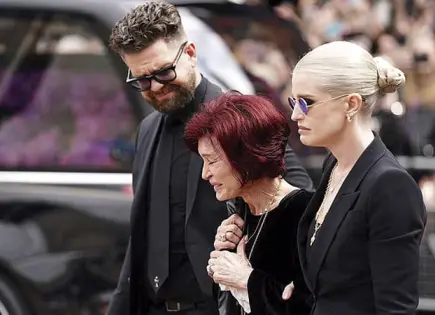 OZZY OSBOURNE LO DESPIDEN EN BIRMINGHAM 