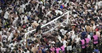 Aficionados del PSG sancionados por mostrar pancarta ofensiva en la final de la Liga de Campeones