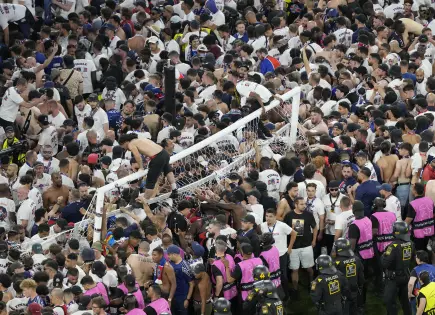 Aficionados del PSG sancionados por mostrar pancarta ofensiva en la final de la Liga de Campeones