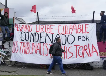 Álvaro Uribe condenado a 12 años de prisión domiciliaria