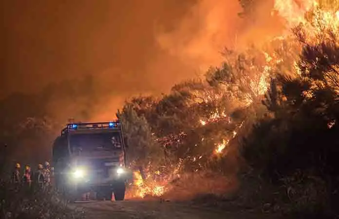 Arden incendios forestales en España y Portugal