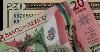 Peso mexicano se aprecia pese a tensión global por nuevos aranceles