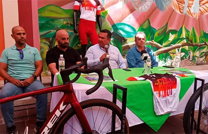 Invitan al evento Reto Paredes