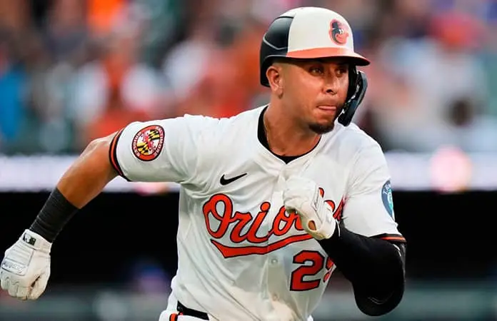 Ramón Urías llega a Astros de Houston
