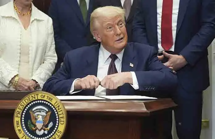 Trump eleva aranceles a Canadá del 25 al 35%