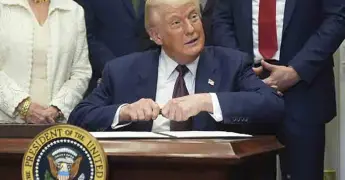 Trump eleva aranceles a Canadá del 25 al 35%