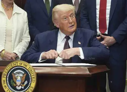 Trump eleva aranceles a Canadá del 25 al 35%