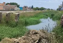 Ahuyenta a clientela fuga de aguas negras en Laureles del Sur