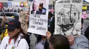 Dan doce años  de prisión a Uribe
