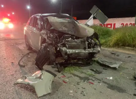 Aparatoso choque cerca de Los Gómez