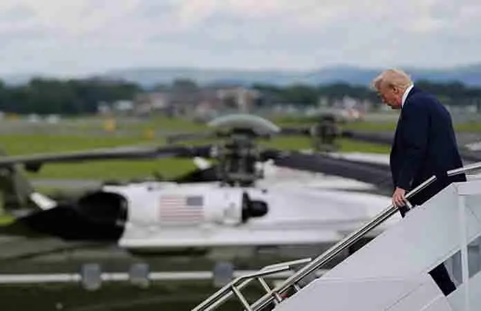 Trump reubica dos submarinos nucleares