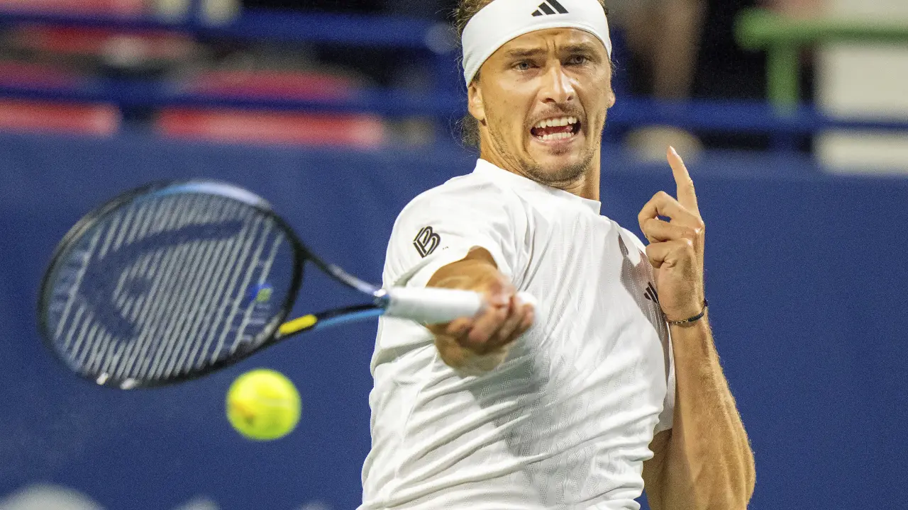 Zverev avanza en Abierto de Canadá tras retiro por lesión