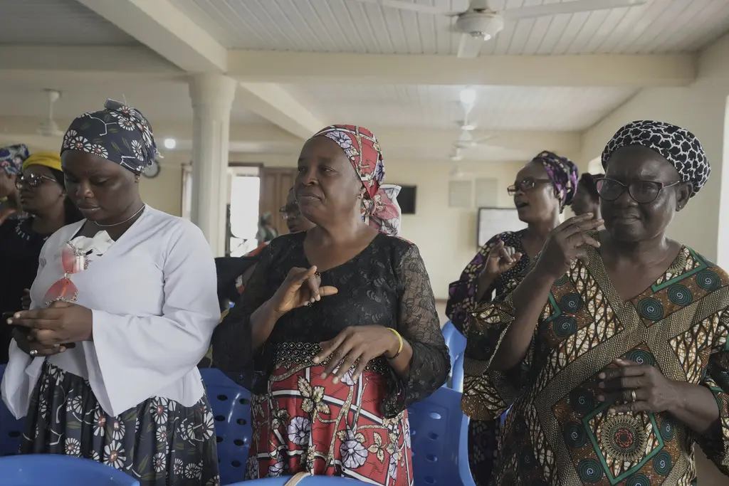 Personas sordas encuentran fe y comunidad en iglesia de Nigeria