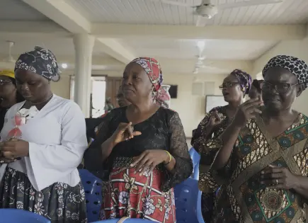Personas sordas encuentran fe y comunidad en iglesia de Nigeria