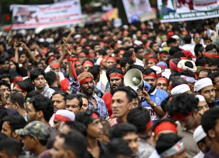 Estudiantes prometen construir un nuevo Bangladesh tras movilizarse en Daca